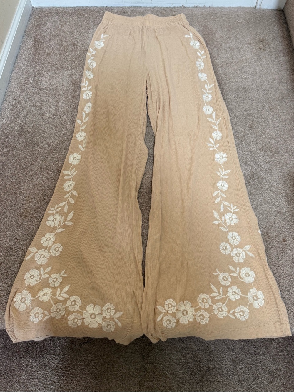 Forever 21 Beige Wide-Leg Pants with White Floral Embroidery